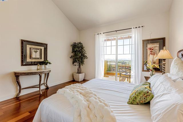 3493 Capoterra Way, Dublin CA: https://media.crmls.org/mediaz/f338717f-4ba4-4b77-bc35-9f67a2d3c4b6.jpg