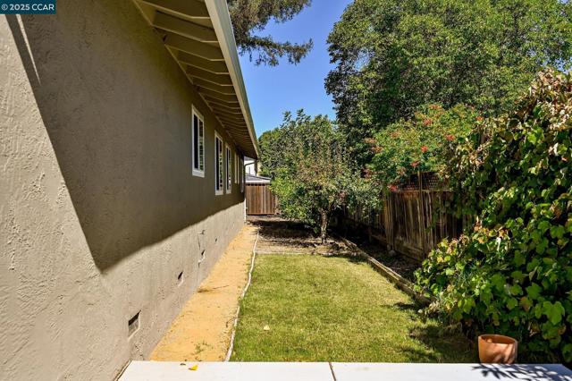 1933 Oak Park Blvd, Pleasant Hill CA: https://media.crmls.org/mediaz/f338b755-7f7f-4df8-bd9a-e2eece87879c.jpg