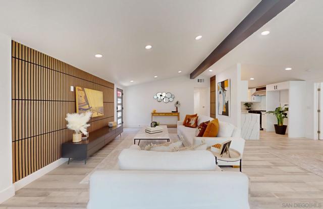 873 Towne Street, Costa Mesa CA: https://media.crmls.org/mediaz/f3393237-8ac5-43d5-a293-a29b0470d020.jpg