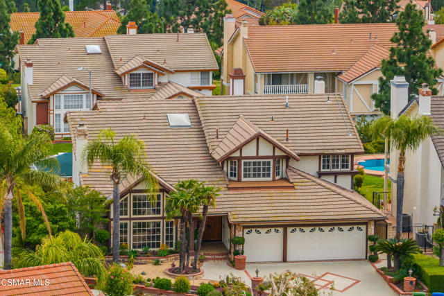 18128 Sandringham Court, Porter Ranch CA: https://media.crmls.org/mediaz/f3398a49-cded-47d0-8673-e89b17d94d11.jpg