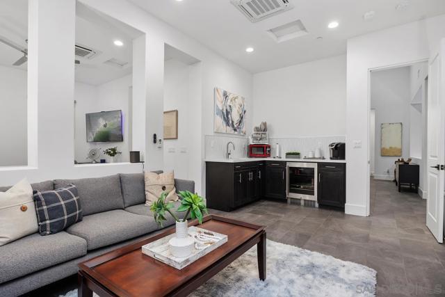3881 Rancho Summit Dr, Encinitas CA: https://media.crmls.org/mediaz/f33a30a4-7531-44d7-b4c4-95e567ec98e7.jpg