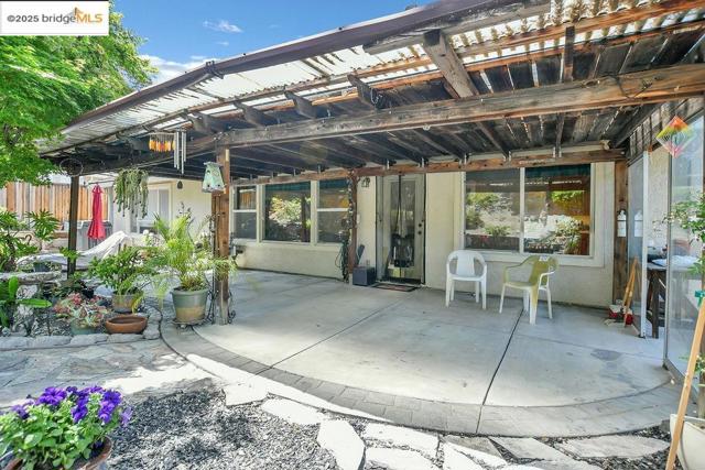 5125 Monitor Pass Way, Antioch CA: https://media.crmls.org/mediaz/f33a5b96-660d-424a-a1e9-e1a8054f7657.jpg