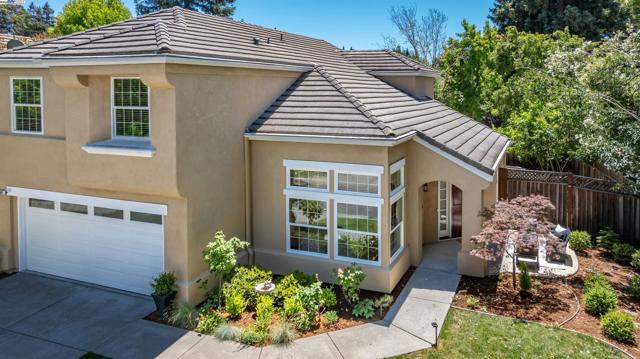 1687 Silverwood Ct, Danville CA: https://media.crmls.org/mediaz/f33abd62-af49-4691-aec7-10e7d498f6d5.jpg