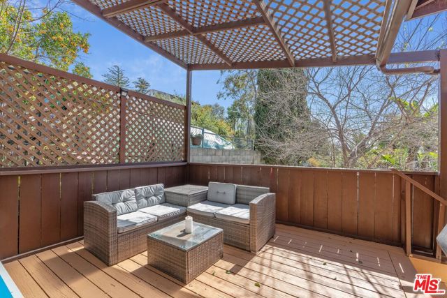 2160 Lake Shore Avenue, Los Angeles CA: https://media.crmls.org/mediaz/f33c163b-e547-4008-b6b0-5f69ee80652f.jpg