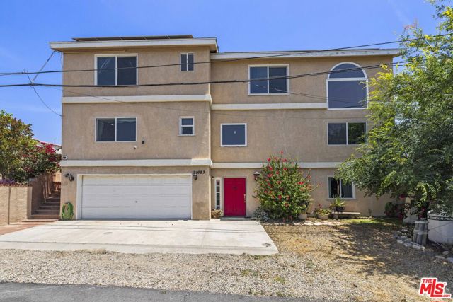 21683 Wo He Lo Trail, Chatsworth CA: https://media.crmls.org/mediaz/f33c5130-7f61-4d4f-9574-58eb1f8c6204.jpg