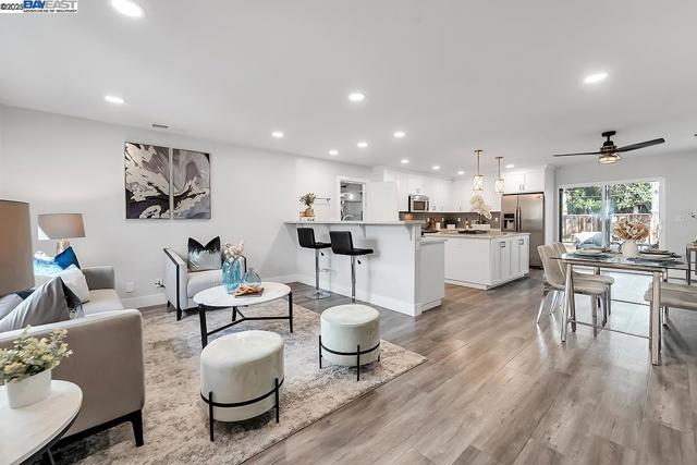 338 Orchard Ave, Sunnyvale CA: https://media.crmls.org/mediaz/f33c5b03-36ff-4b28-8f9c-5137df8c5bc2.jpg