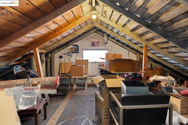 2331 San Pablo Ave, Berkeley CA: https://media.crmls.org/mediaz/f33cd3ba-e36b-4554-b7d4-b5af59f033c9.jpg