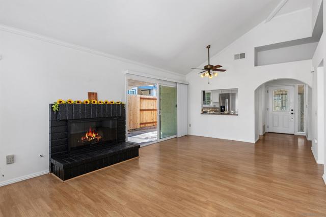 9530 Whellock Way, San Diego CA: https://media.crmls.org/mediaz/f33d86cb-8023-40c6-95c3-5f5ee882d9b0.jpg