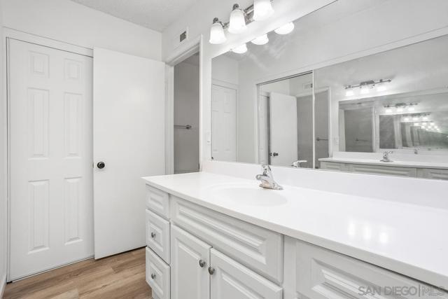 464 Dorsey Way, Vista CA: https://media.crmls.org/mediaz/f33e0496-dd8c-486d-ac98-c4eb7291a68a.jpg