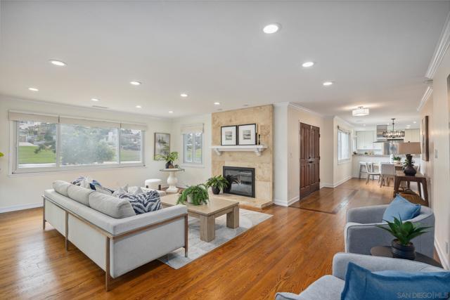 3602 Hyacinth Dr, San Diego CA: https://media.crmls.org/mediaz/f33e9f67-723b-4bb7-a0ca-8f291dfc421a.jpg