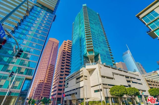 1100 S Hope Street, Los Angeles CA: https://media.crmls.org/mediaz/f33f6965-abf9-4a29-b99f-48c92dbadebf.jpg