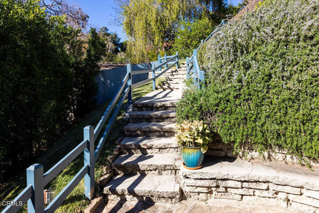 Detail Gallery Image 23 of 24 For 4053 Cromwell Ave, Los Angeles,  CA 90027 - 3 Beds | 3 Baths