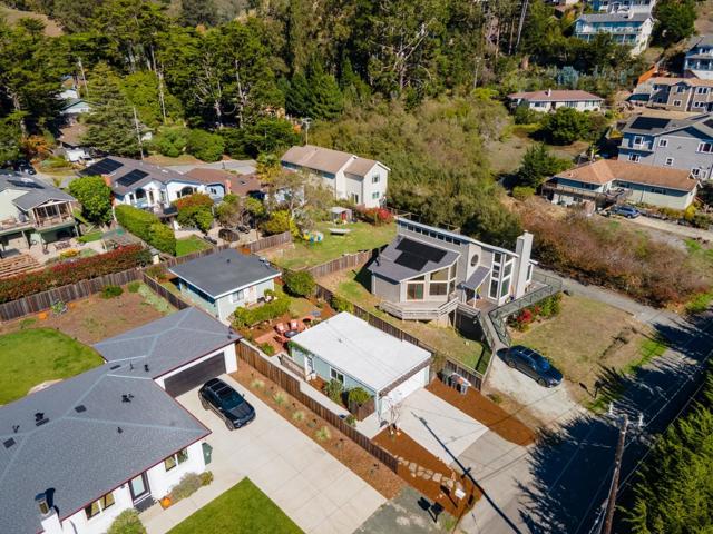 533 Alto Avenue, Half Moon Bay CA: https://media.crmls.org/mediaz/f33f9f51-f6c1-44a9-b46f-b966ce61bca4.jpg