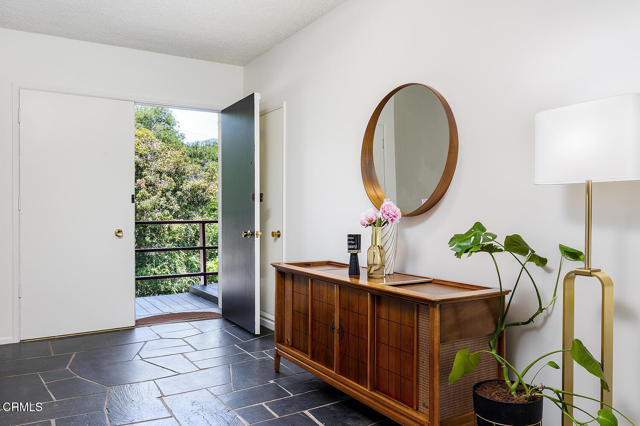 304 Mesa Lila Road, Glendale CA: https://media.crmls.org/mediaz/f33fdfa8-f2c9-4ead-836e-9860eea14737.jpg
