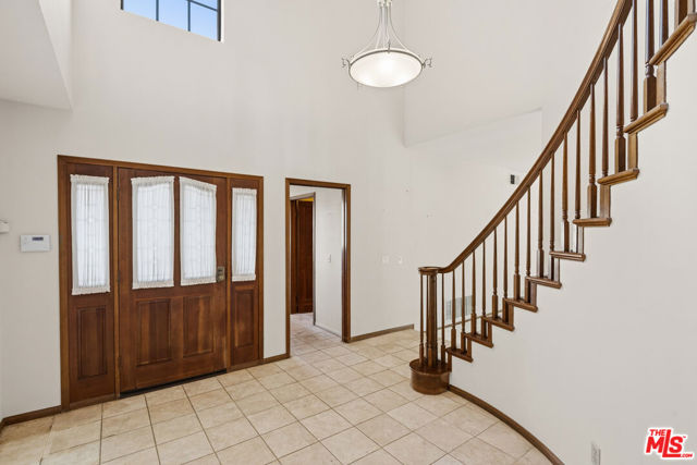 5722 Hempstead Drive photo 4