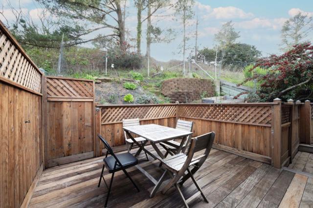 472 Lewis Lane, Pacifica CA: https://media.crmls.org/mediaz/f33fff64-09b4-4e6e-94e0-b3345a69f5fc.jpg