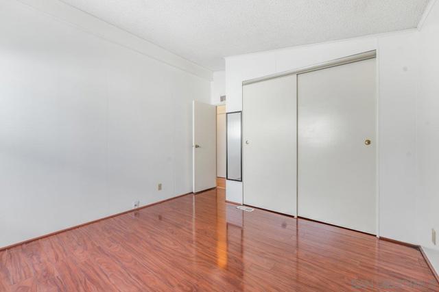 211 N Citrus Avenue, Escondido CA: https://media.crmls.org/mediaz/f34026d3-0513-4913-95a6-4fb367179485.jpg