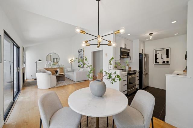 905 W Middlefield Road, Mountain View CA: https://media.crmls.org/mediaz/f3415f05-8532-4e57-94e9-e68f38834f41.jpg
