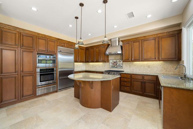 81220 Victoria Lane, La Quinta CA: https://media.crmls.org/mediaz/f34183bd-48f7-4d7b-9a89-576e43261d6d.jpg