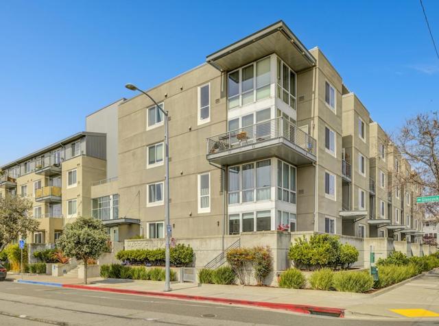 3090 Glascock Street, Oakland CA: https://media.crmls.org/mediaz/f342081e-c718-45fa-9f3e-4caabef77c80.jpg