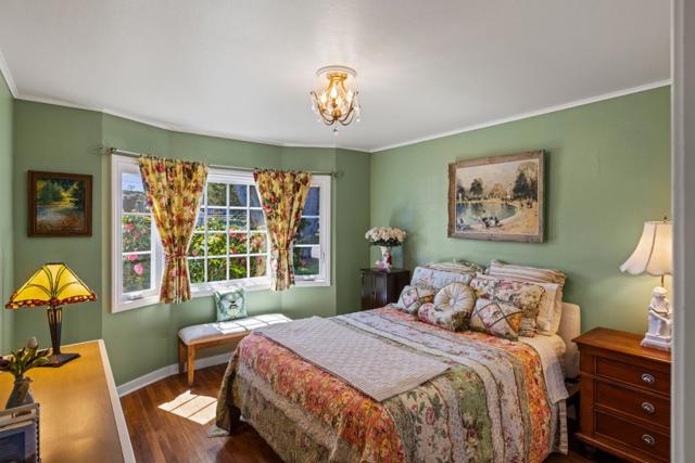 1022 Del Monte Boulevard, Pacific Grove CA: https://media.crmls.org/mediaz/f34250f0-3cae-46a1-a9d3-4642f67115c0.jpg