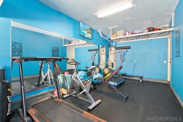10237 Paseo De Linda, San Diego CA: https://media.crmls.org/mediaz/f342561d-6e47-4463-b2d2-ecef1697c3f4.jpg