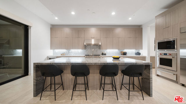 11782 N Hillsborough Lane, Porter Ranch CA: https://media.crmls.org/mediaz/f342bdc6-bdf8-48c0-9bcd-ce433a941531.jpg