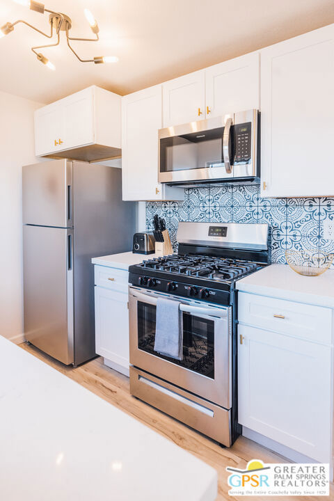6974 Apache Trail, Yucca Valley CA: https://media.crmls.org/mediaz/f3431dd2-4a24-4fab-8a1c-bdb7917a0ed5.jpg
