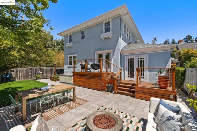 2842 Ashby Ave, Berkeley CA: https://media.crmls.org/mediaz/f3433200-4833-4c24-8841-b00ccb7b51ab.jpg