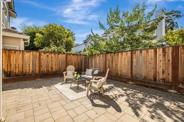 5406 Ontario Cmn, Fremont CA: https://media.crmls.org/mediaz/f34539ae-57b5-4333-b167-f41eb010a85c.jpg