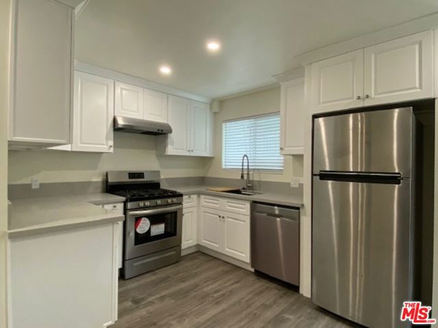 4832 Rosewood Avenue, Los Angeles CA: https://media.crmls.org/mediaz/f345c8e0-dc4e-4aa1-b655-66f4daaf0024.jpg