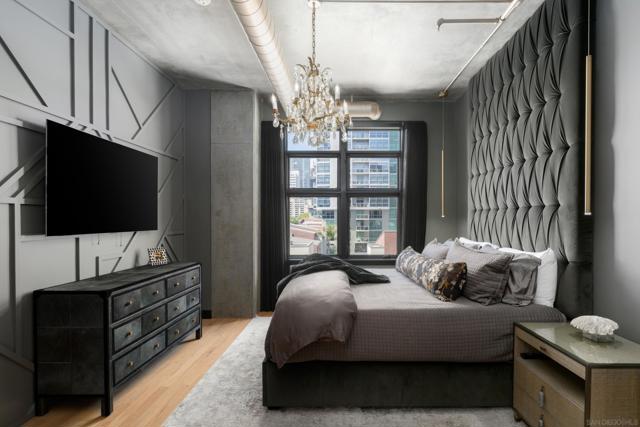 877 Island Ave, San Diego CA: https://media.crmls.org/mediaz/f345d8bd-d40b-4bca-af17-68e5e4b8263e.jpg