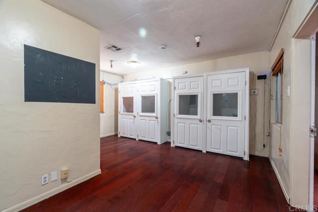 9780 Dunbar Ln Lane, El Cajon CA: https://media.crmls.org/mediaz/f345edc4-cc7f-4041-964c-705095977fd7.jpg