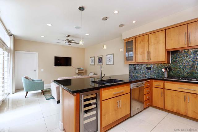 292 Bonair St, La Jolla CA: https://media.crmls.org/mediaz/f346c7a1-386d-47c8-b28e-02537ce8b041.jpg