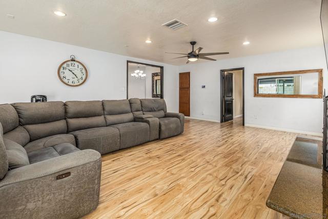 557 Oaklawn Ave, Chula Vista CA: https://media.crmls.org/mediaz/f346c945-c91e-4ece-a1bb-e3387e832af7.jpg