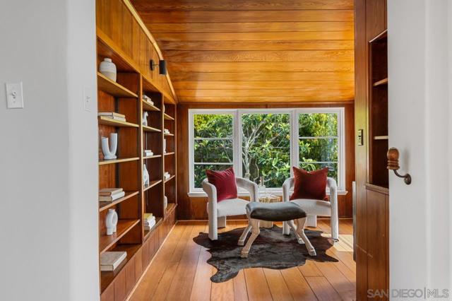 7316 Encelia Dr., La Jolla CA: https://media.crmls.org/mediaz/f347006d-72f3-4969-bcdb-5f09558d84be.jpg