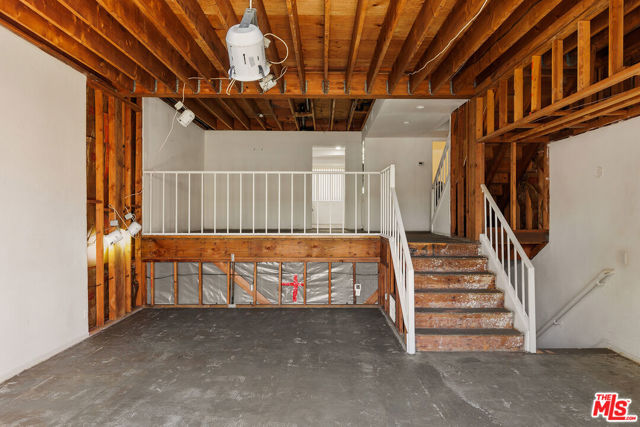 4622 Glencoe Avenue, Marina del Rey CA: https://media.crmls.org/mediaz/f34756b2-12d6-4db1-a2a0-6da040889666.jpg