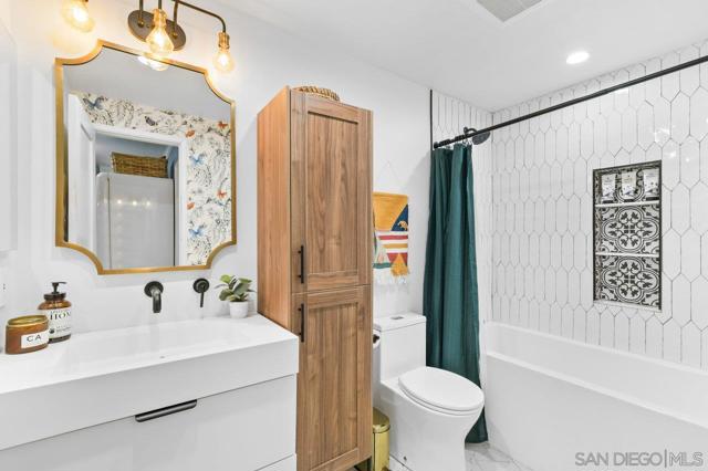 4320 Mentone St, San Diego CA: https://media.crmls.org/mediaz/f3477830-e819-4b7a-bfd0-c82ef4c6e057.jpg
