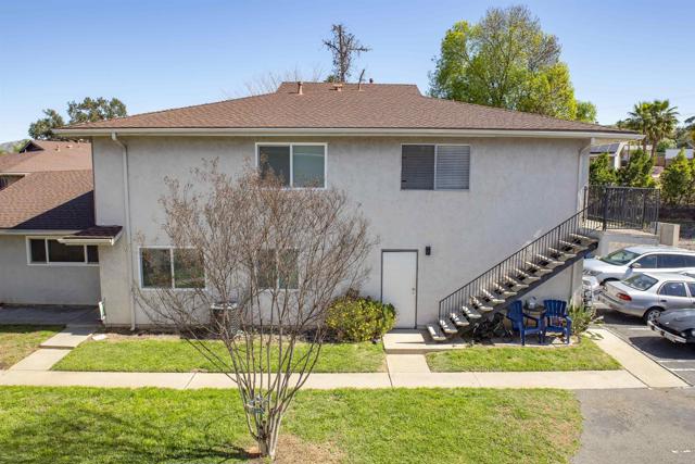 Home for Sale in Lakeside
