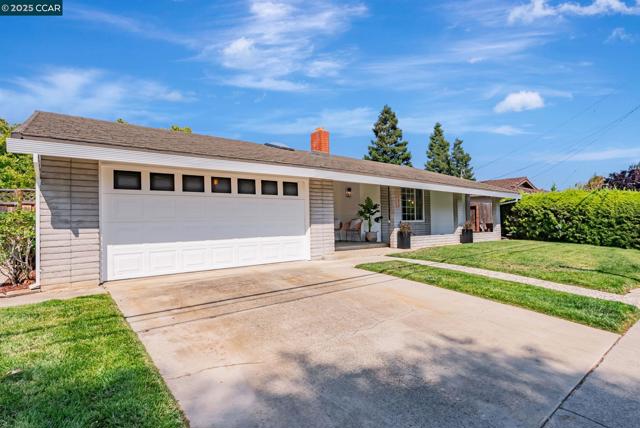 1836 Boxwood Dr, Concord CA: https://media.crmls.org/mediaz/f3487f26-a6d4-4d31-b6ec-036c1fc8627f.jpg