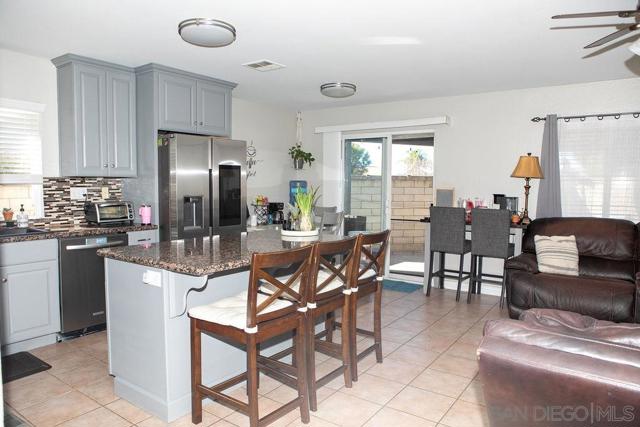 1419 Hummingbird Way, Hemet CA: https://media.crmls.org/mediaz/f3499cc8-c6ac-4b77-bd2c-28d7c38f5ce9.jpg