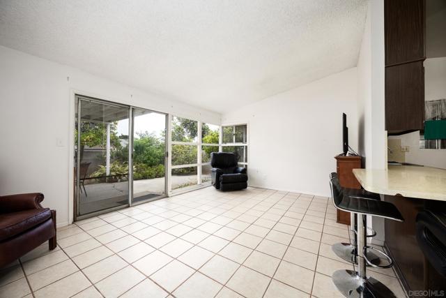 1264 Gaywood St, San Diego CA: https://media.crmls.org/mediaz/f349dc7c-5c99-4b18-b320-ff7bf70891ba.jpg