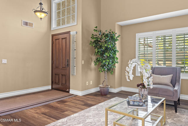 4016 Blairwood Drive, Moorpark CA: https://media.crmls.org/mediaz/f34a1420-95d1-4d9b-90cb-0cd1b49fa093.jpg