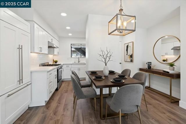 900 Southampton Rd, Benicia CA: https://media.crmls.org/mediaz/f34a5180-6fec-4896-87ce-eebb8616210e.jpg