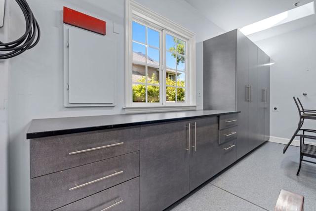 739 Oak View Way, Redwood City CA: https://media.crmls.org/mediaz/f34ac96c-ef0a-45da-aaad-31884705ac53.jpg