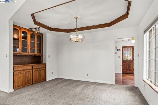 4095 Robin Ln, Castro Valley CA: https://media.crmls.org/mediaz/f34e1951-7d52-49ce-9515-1aa72506d0e5.jpg