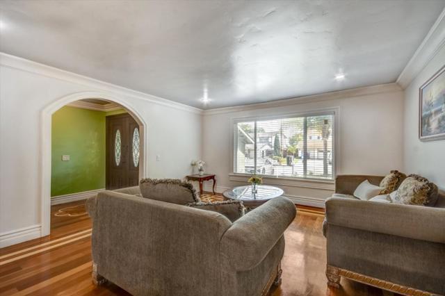 895 Greenwich Drive, Gilroy CA: https://media.crmls.org/mediaz/f34e6a6e-979c-4549-beab-4a535227597c.jpg