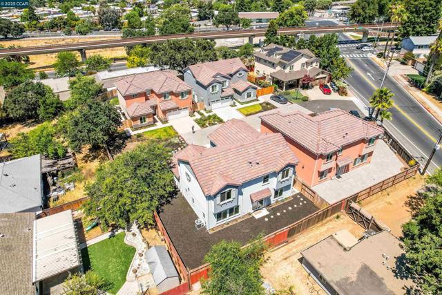 2722 Cowell Rd, Concord CA: https://media.crmls.org/mediaz/f34f2b4d-cc32-4568-9a3a-d44206af8fc2.jpg