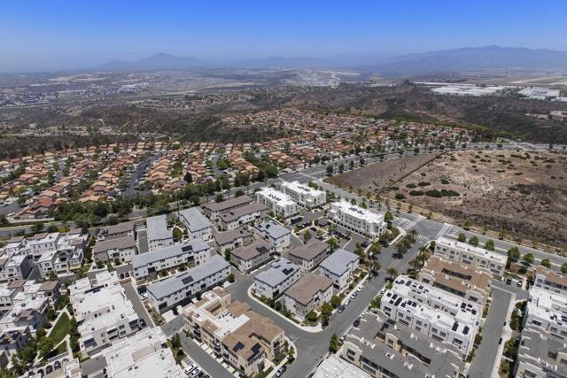 5506 Sandcliff Ln, San Diego CA: https://media.crmls.org/mediaz/f34f712b-cd99-4bee-a2d9-d64283c9e6cf.jpg