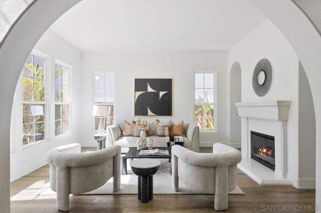 11649 Thistle Hill Pl, San Diego CA: https://media.crmls.org/mediaz/f34f9e0e-f74b-4d45-a5f5-f29755ffbe36.jpg